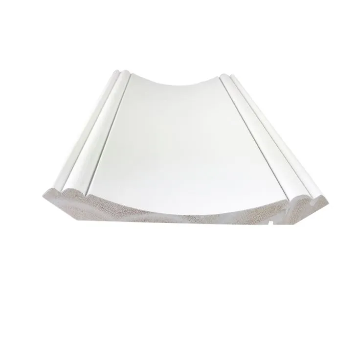 Biele základové drevené stropné tvarovanie